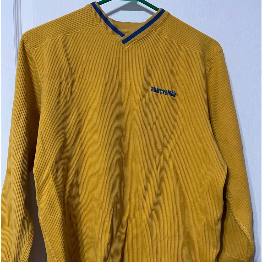 Abercrombie v neck sweater size XL
